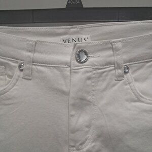 ✨ VENUS Vibrant White Skinny Jeans - Jeweled Buttons - Size 10L NWOT ✨